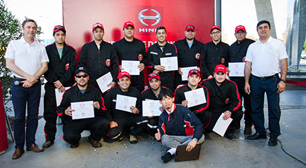 Equipo Skill Contest Hino con sus diplomas